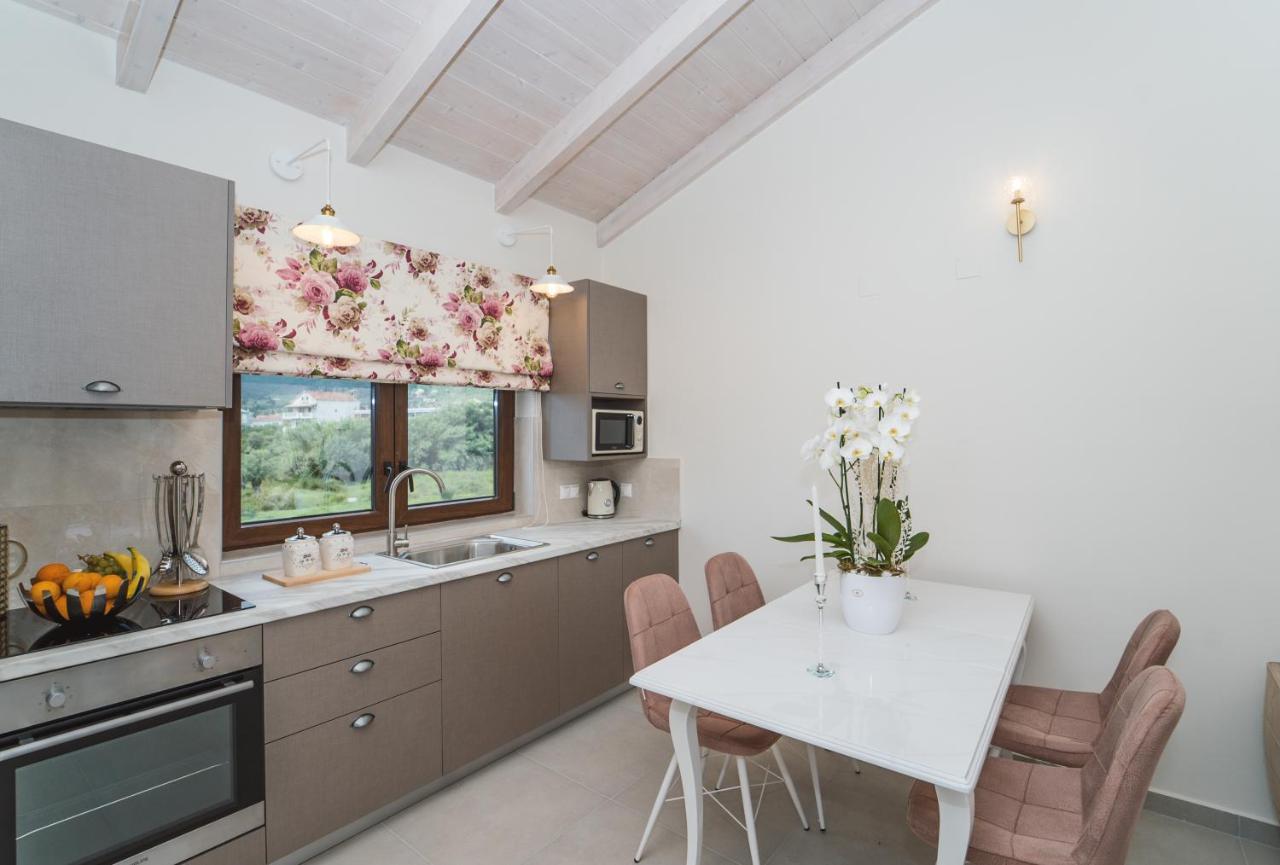 Vincenzo Suites نيدري المظهر الخارجي الصورة